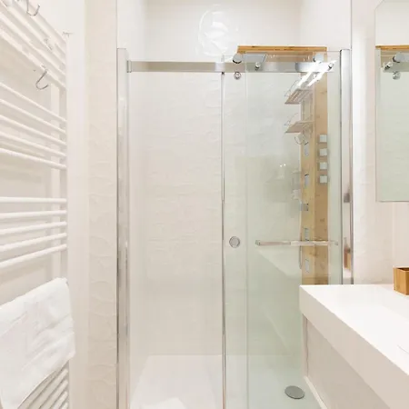 Pelige 5 Yourhosthelper * Cannes