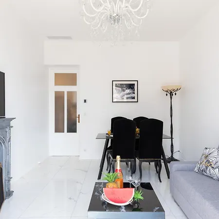 Pelige 5 Yourhosthelper Appartement