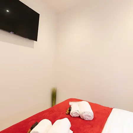 Pelige 5 Yourhosthelper * Cannes