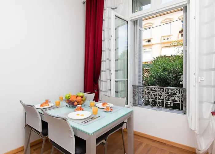 Pelige 5 Yourhosthelper *