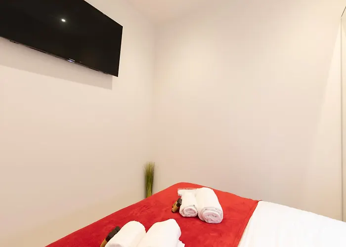 Pelige 5 Yourhosthelper * كان